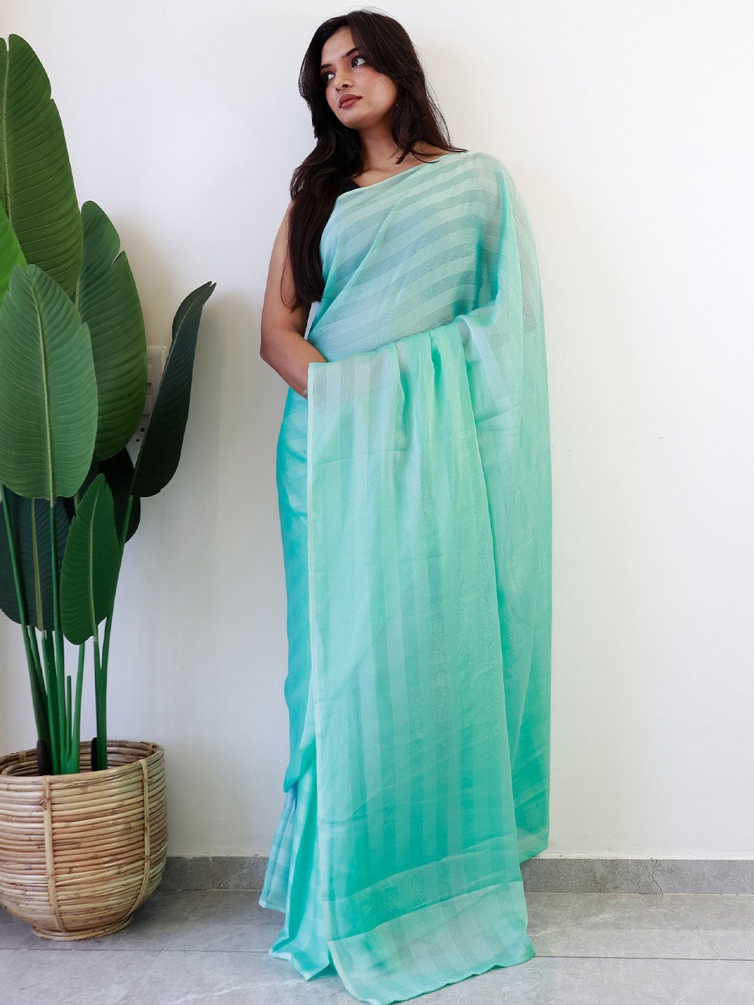 

Reeta Fashion Striped Printed Ready to Wear Saree, Sea green