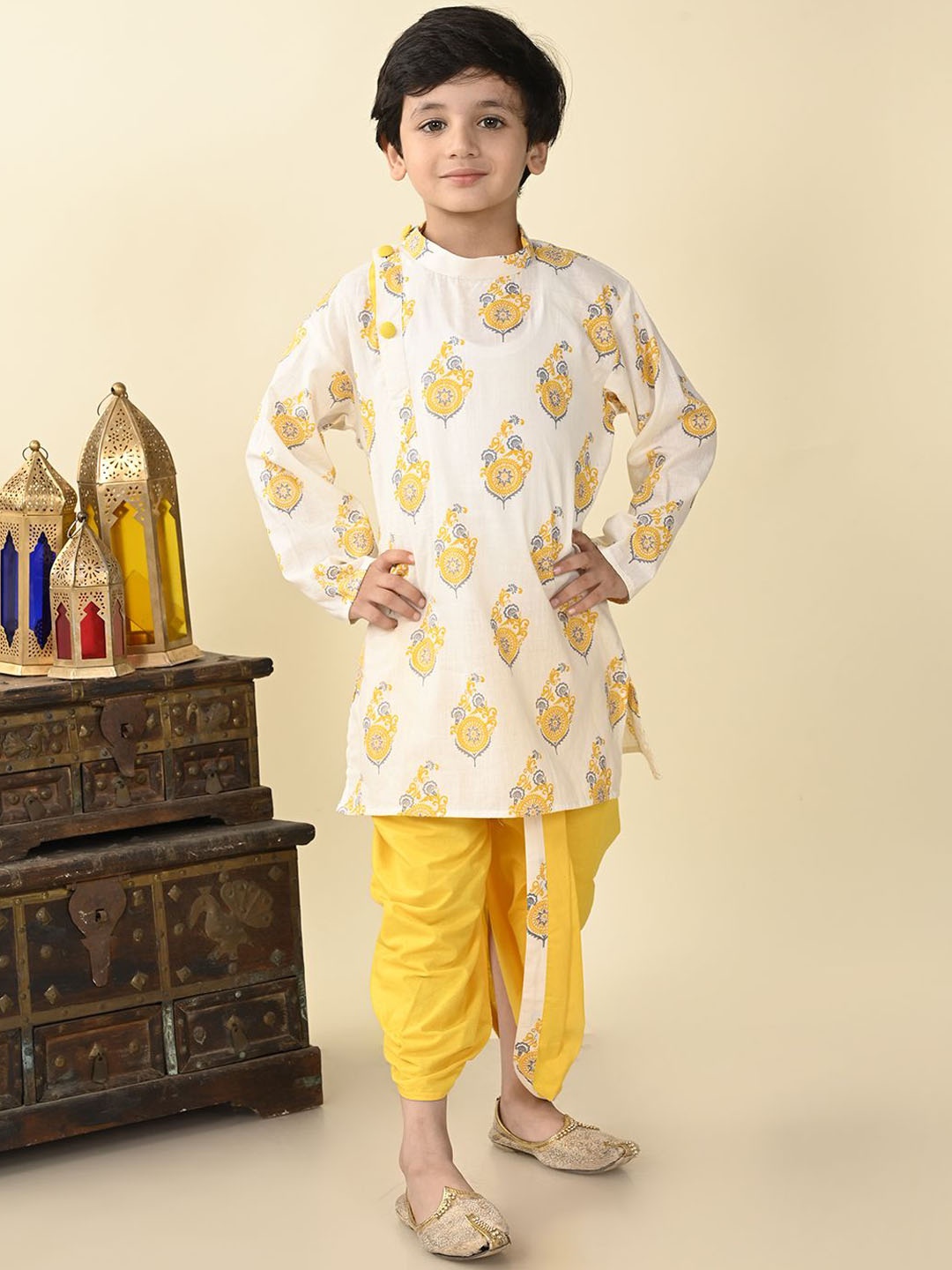 

Superminis Boys Floral Printed Regular Pure Cotton Kurta with Dhoti Pants, Yellow