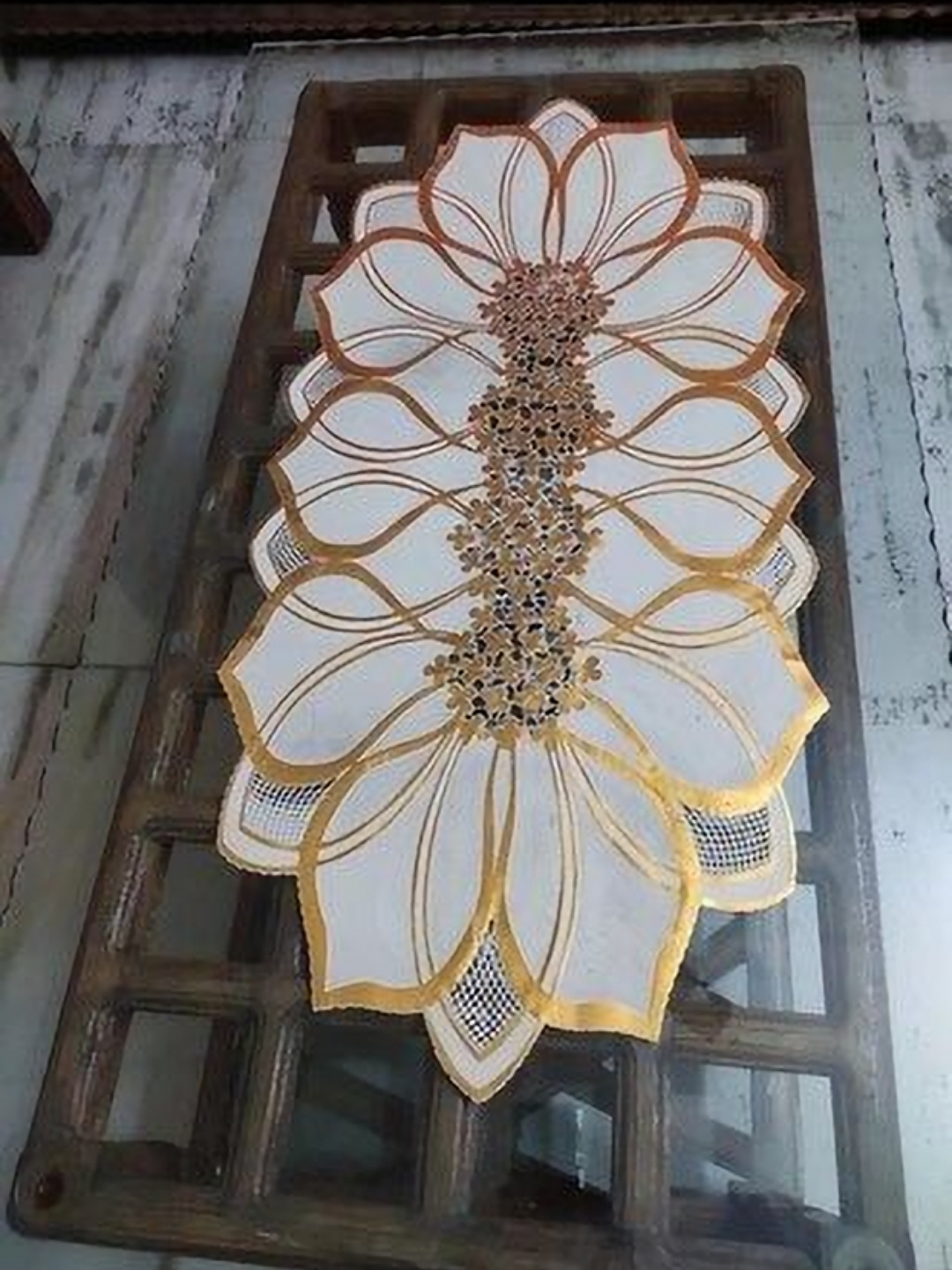 

Dakshya Industries White & Yellow Floral Printed Table Runner, Copper