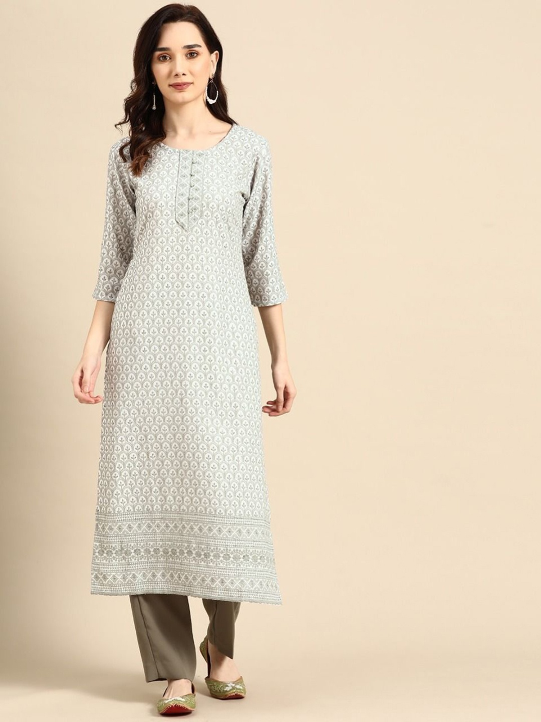 

Sangria Grey Floral Embroidered Sequinned Straight Kurta