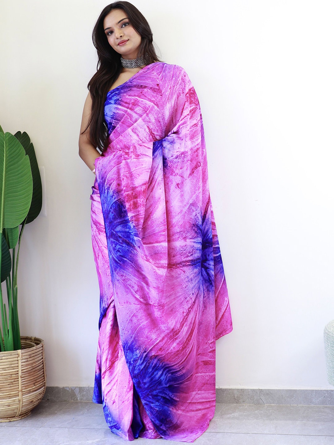 

Reeta Fashion Tie and Dye Ready to Wear Saree, Pink