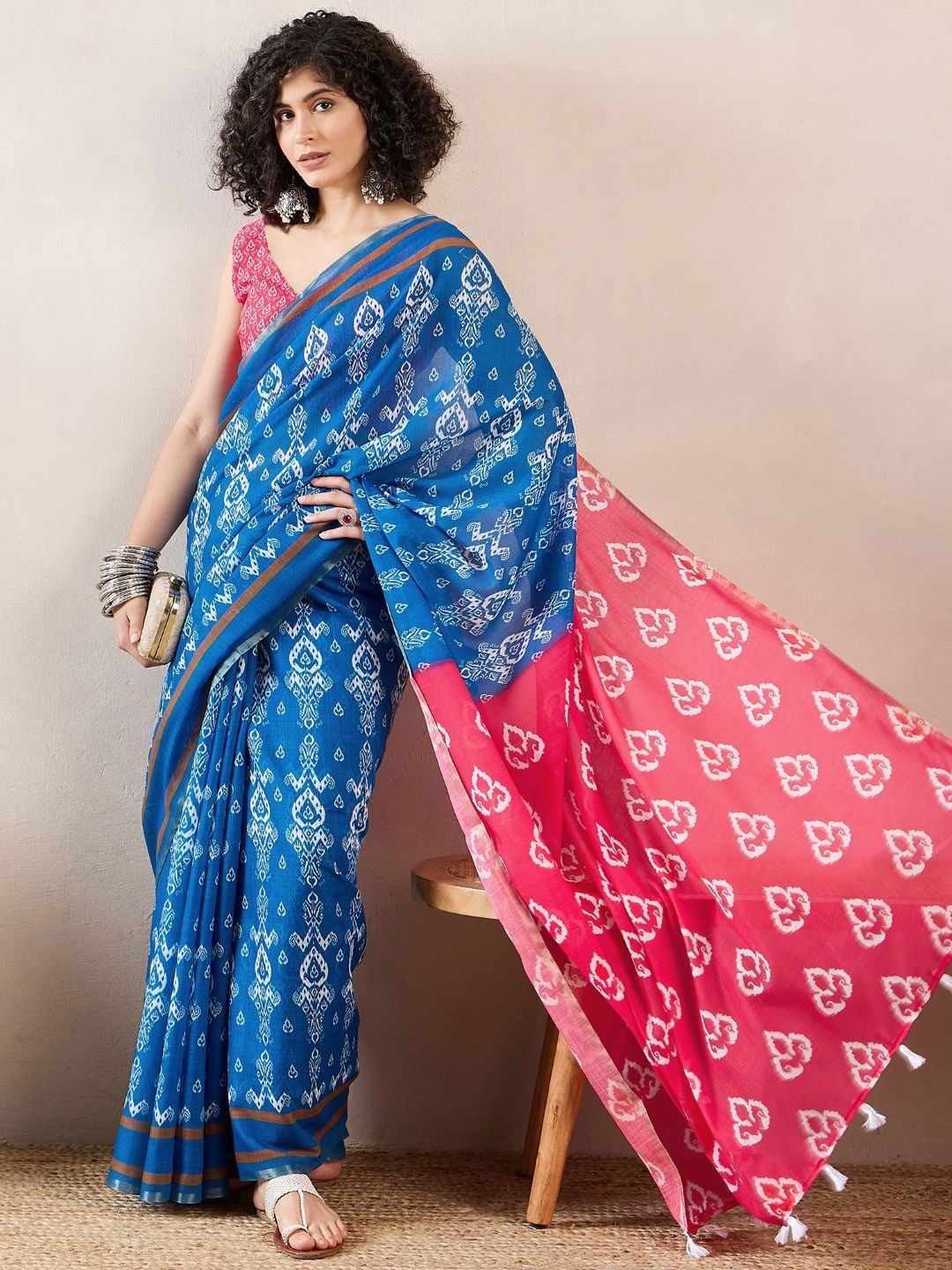 

KALINI Women Ikat Printed Saree, Blue