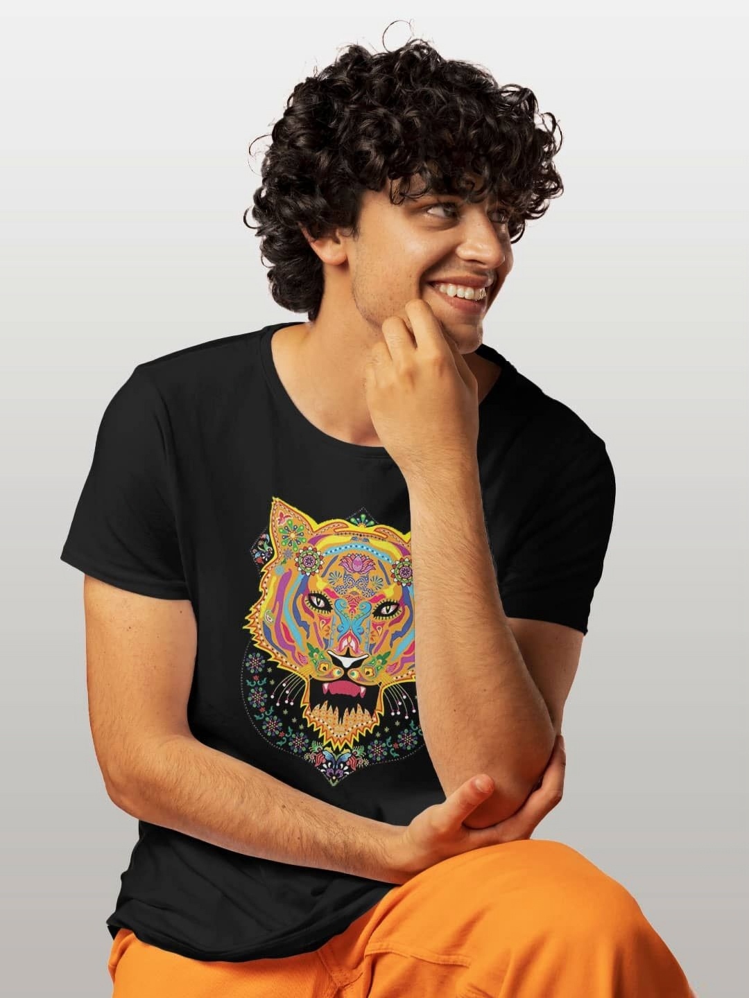 

macmerise Men Printed V-Neck Applique T-shirt, Black