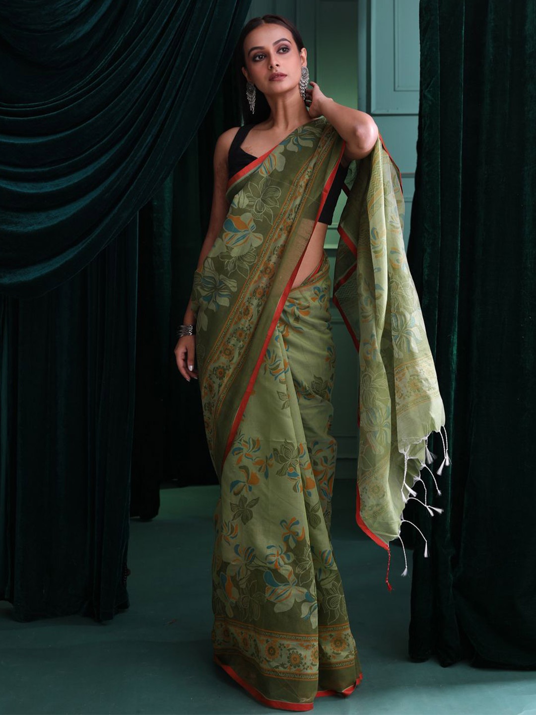 

Saranee Floral Taant Saree, Green