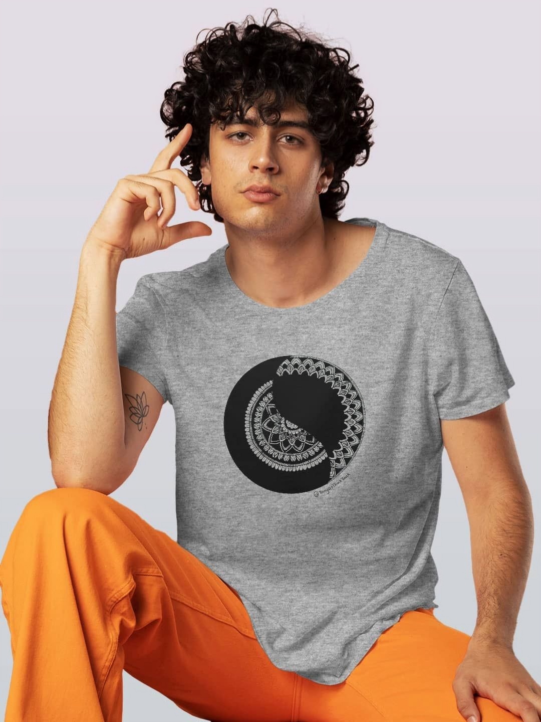 

macmerise Men Typography Printed V-Neck Pockets T-shirt, Grey