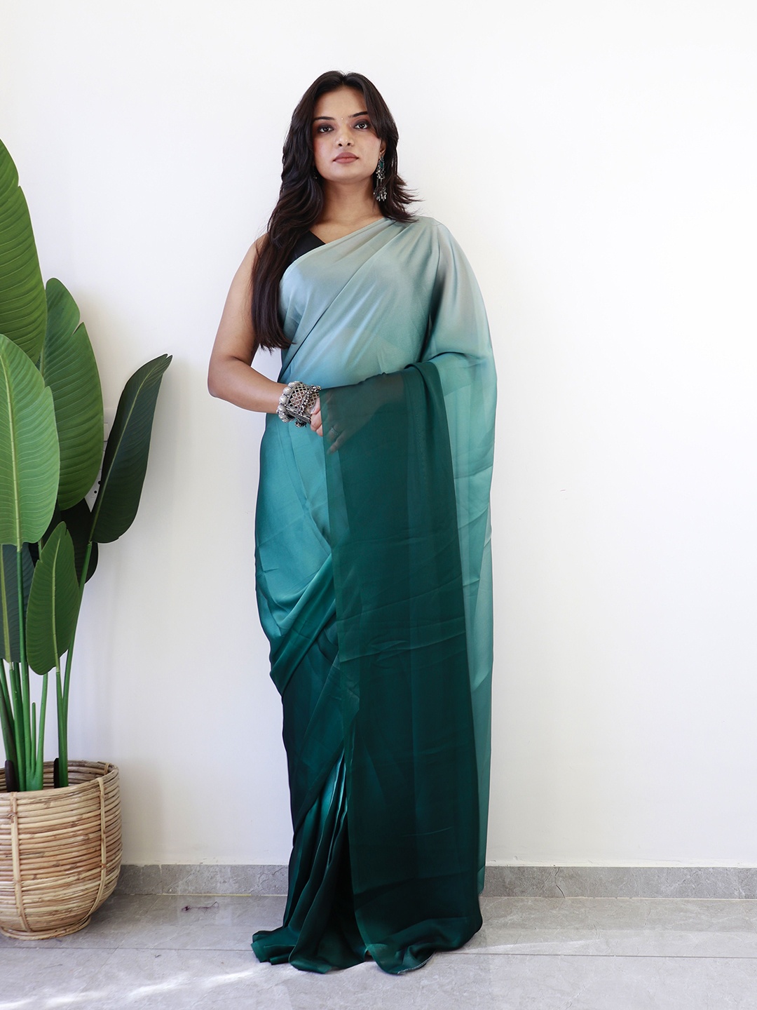

Reeta Fashion Pure Georgette Ombre Party Ready to Wear Saree, Sea green
