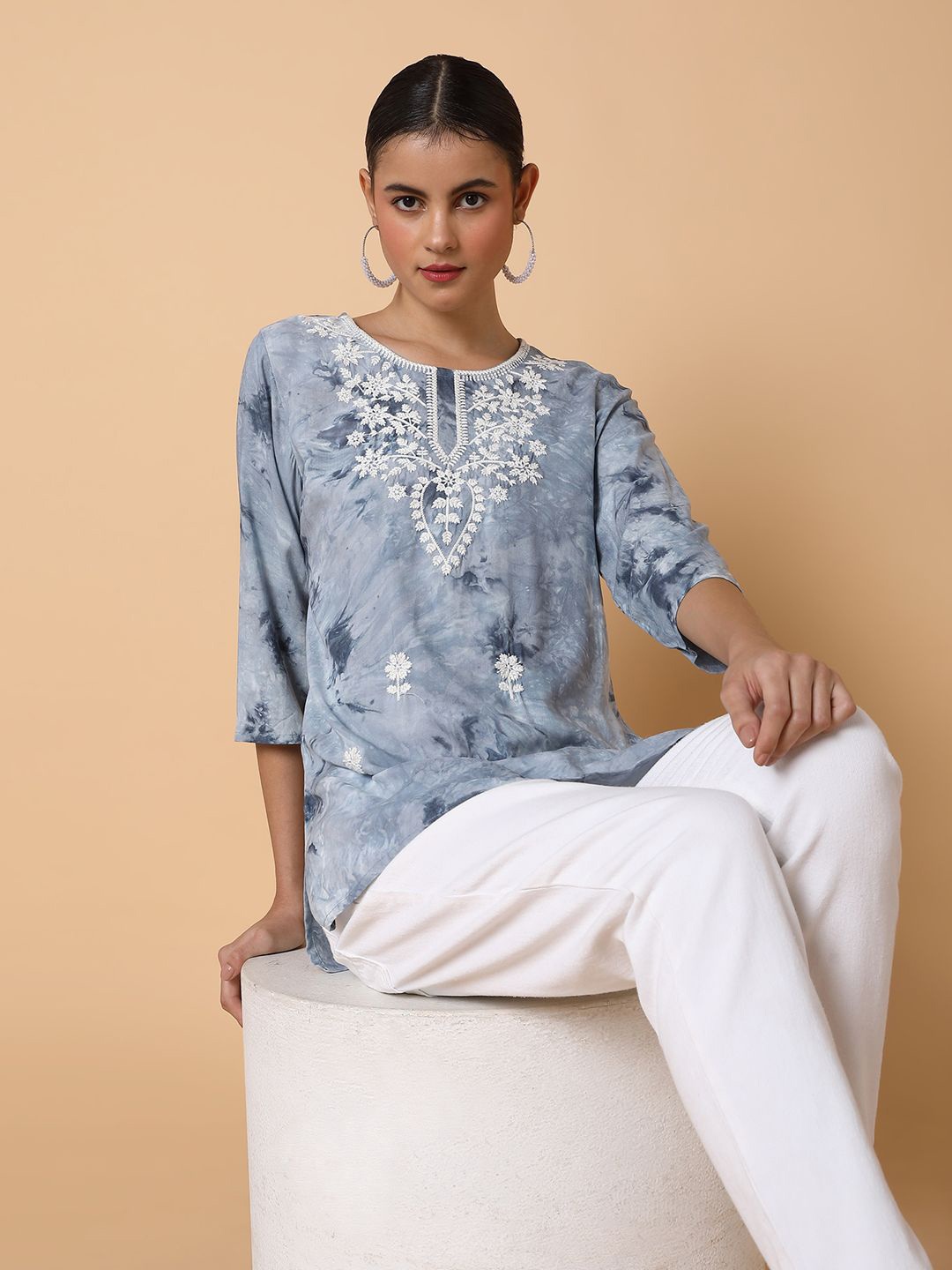 

SHOWOFF Floral Yoke Design Chikankari Chikankari Kurti, Grey
