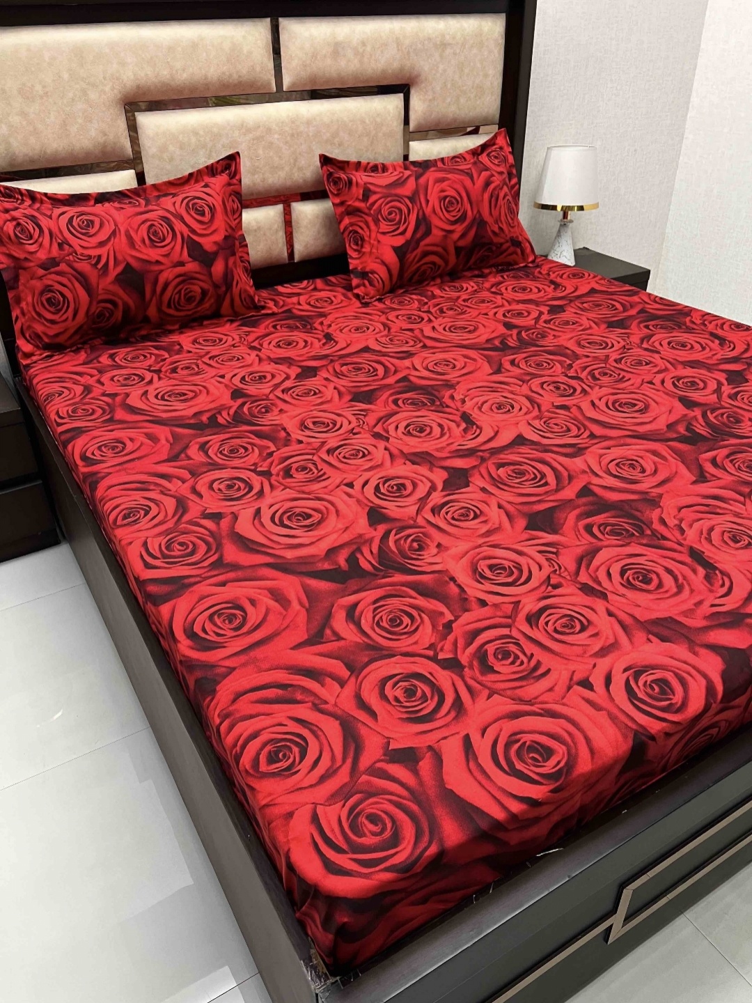 

Pure Decor Amulya Red Floral Printed Cotton 300 TC Queen Bedsheet & 2 Pillow Covers