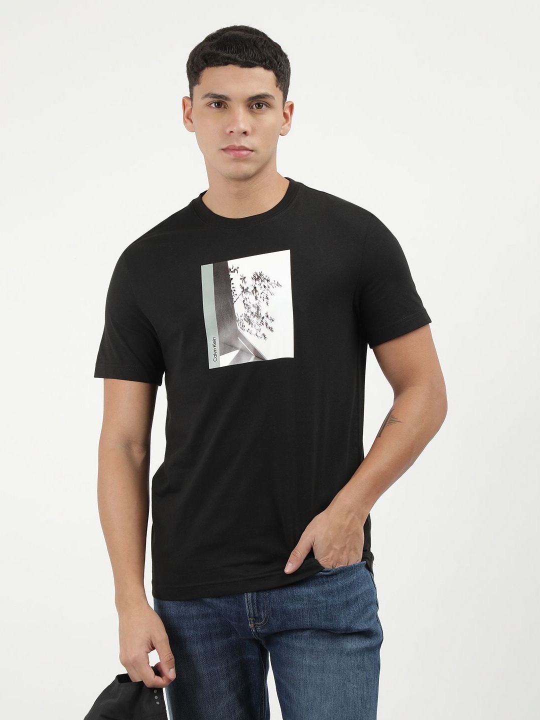 

Calvin Klein Jeans Men Typography Printed Applique T-shirt, Black