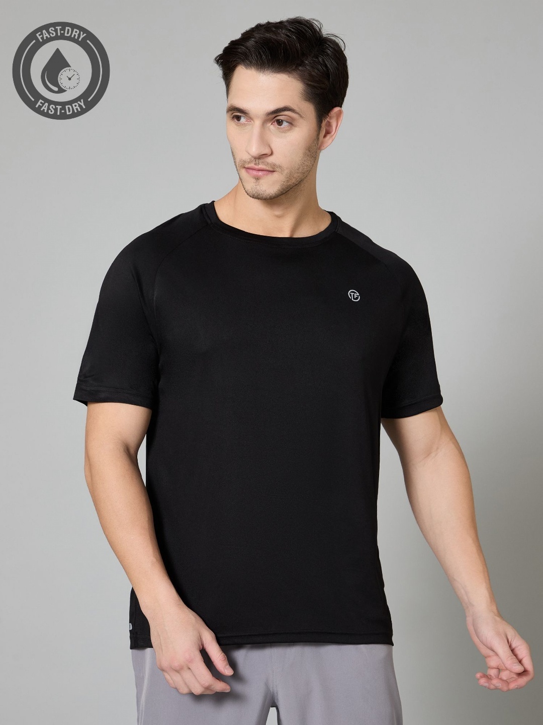 

TURNFIT Men Dry Fit Solid Round Neck T-Shirt, Black