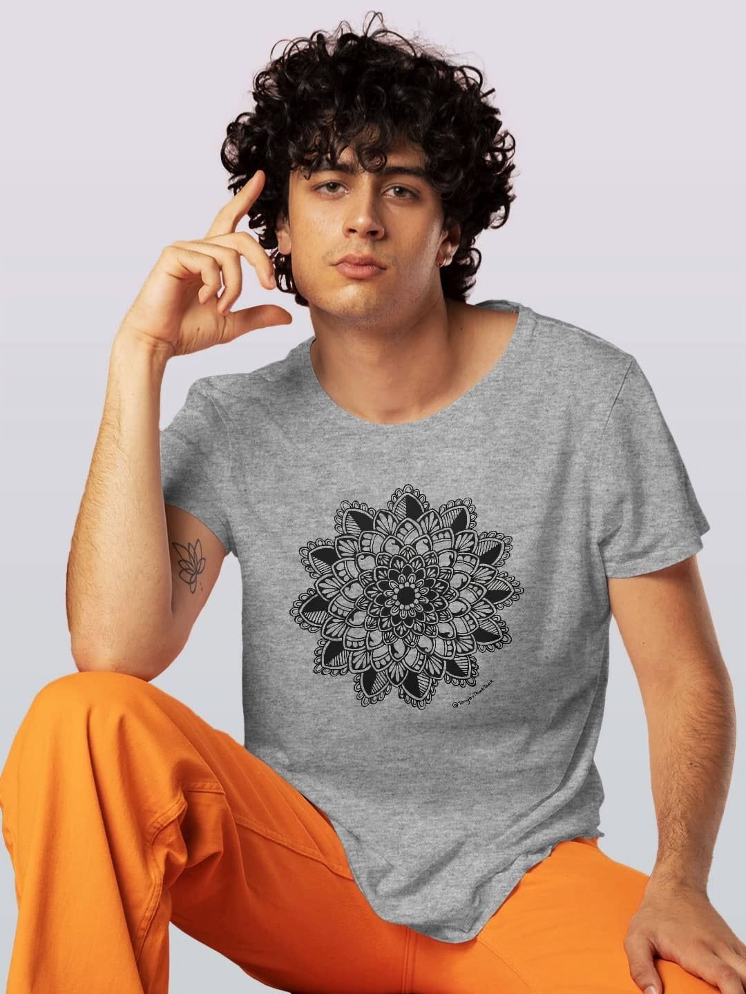 

macmerise Men Floral Printed V-Neck Extended Sleeves Pockets T-shirt, Grey
