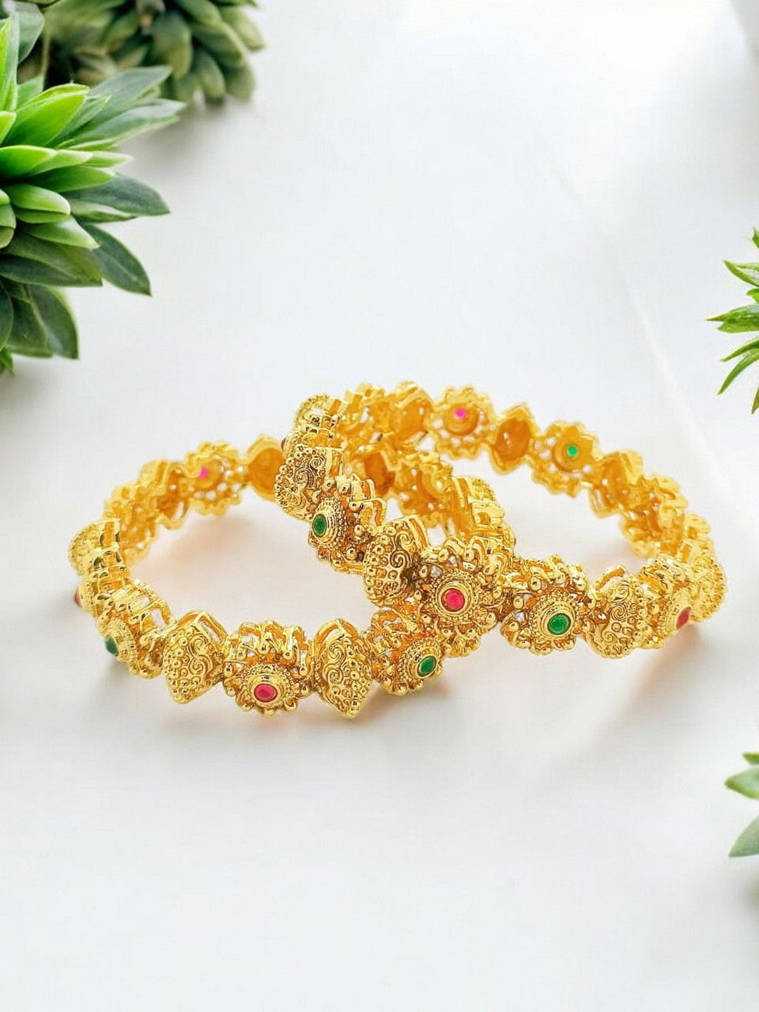 

FEMMIBELLA Set Of 2 Gold-Plated Stone Studded Bangles