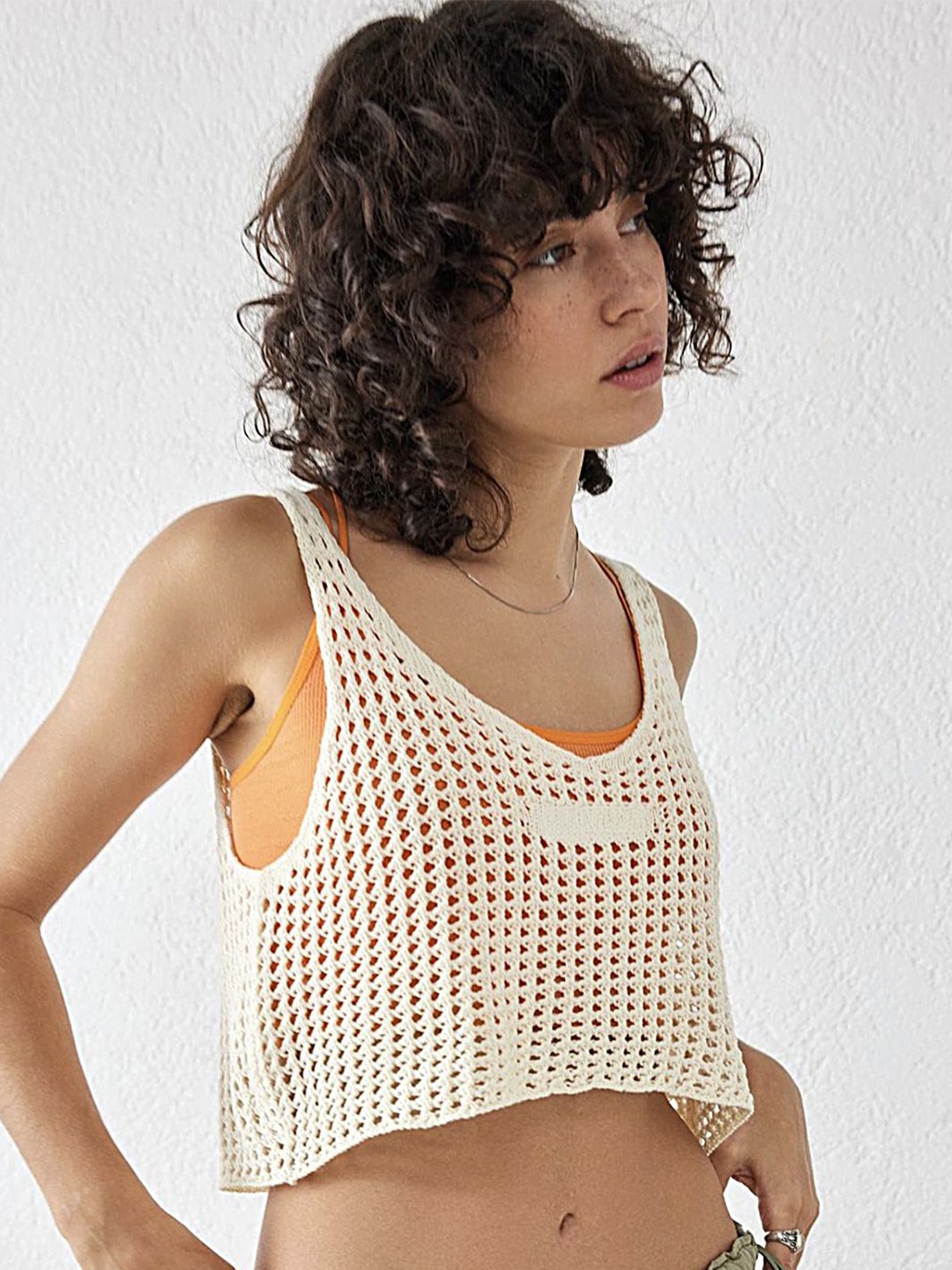 

LULU & SKY Crop Top, Beige