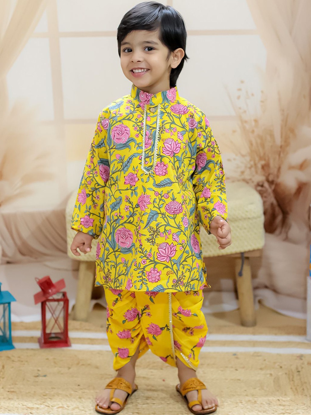 

BownBee Boys Floral Printed Gotta Patti Mandarin Collar Pure Cotton Kurta With Dhoti Pants, Yellow