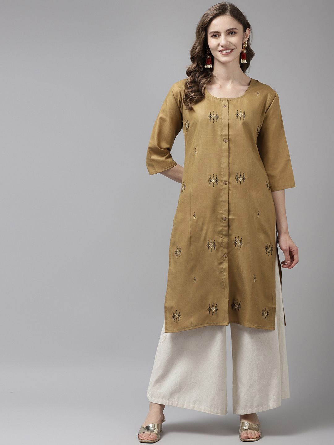 

BAESD Women Geometric Dyed Keyhole Neck Flared Sleeves Pathani Kurta, Mustard