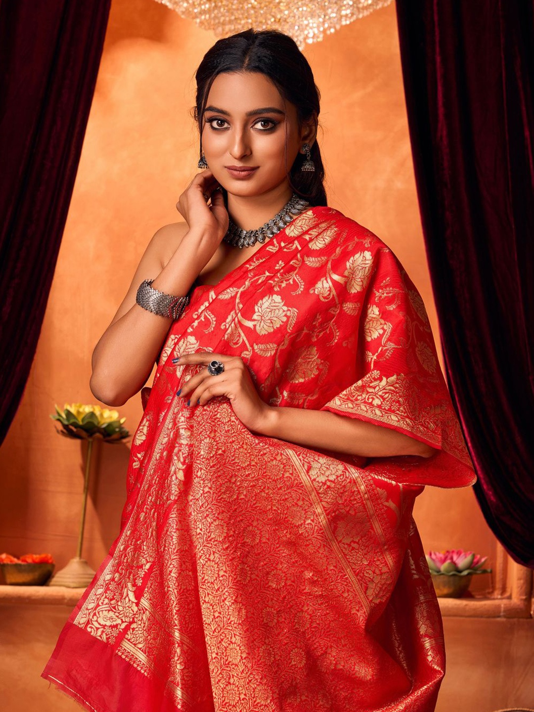 

Mitera Woven Design Zari Banarasi Saree, Red