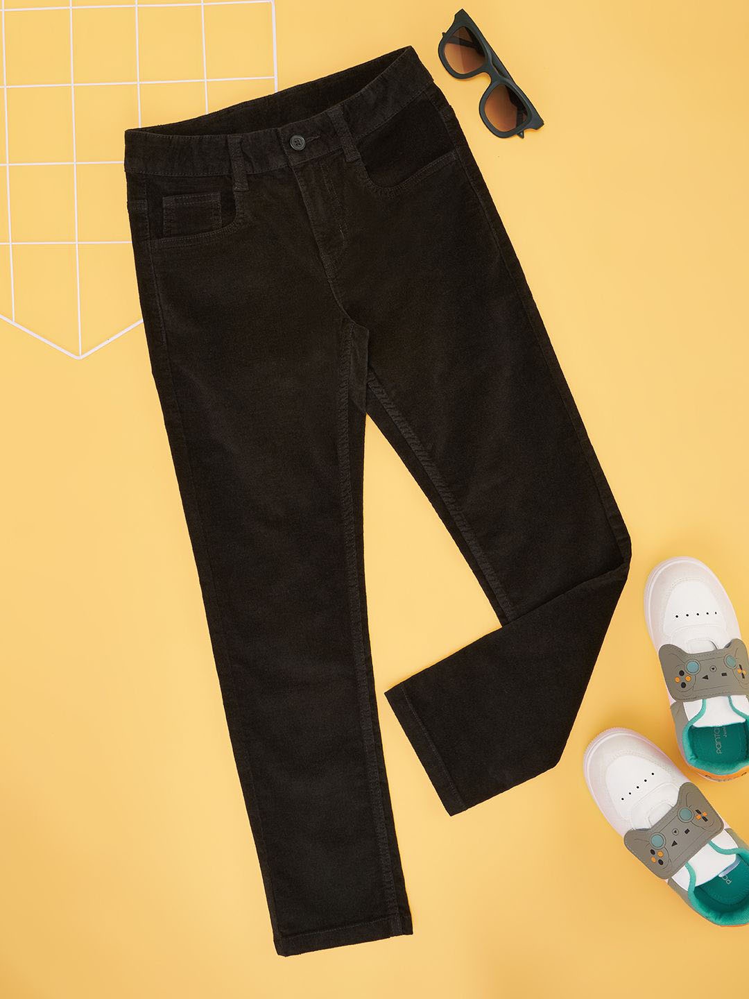 

Pantaloons Junior Boys Slim Fit Track Pants, Green