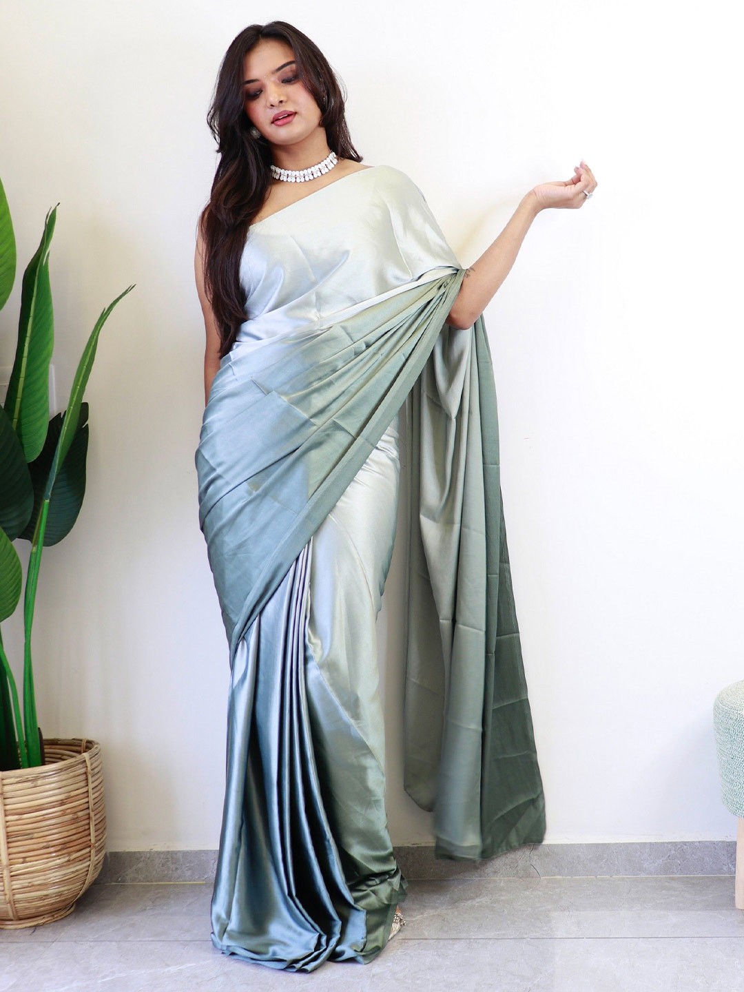 

Reeta Fashion Ombre Ready to Wear Saree, Grey