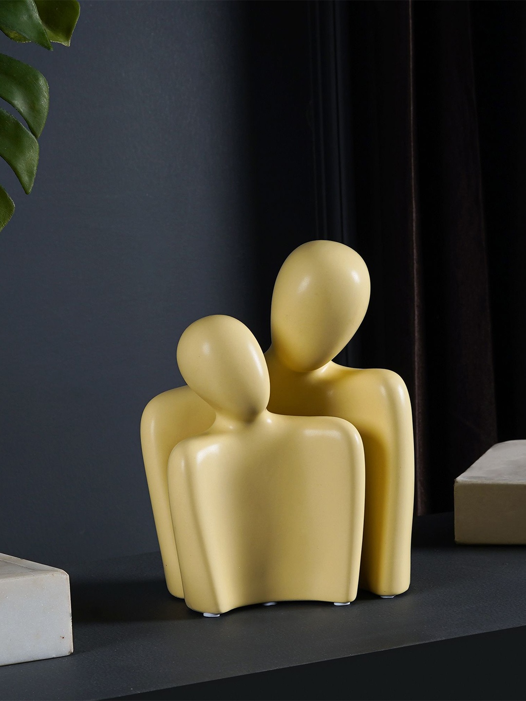 

THE ARTMENT Yellow Set of 2 Decorative Human Polyresin Showpiece Figurine