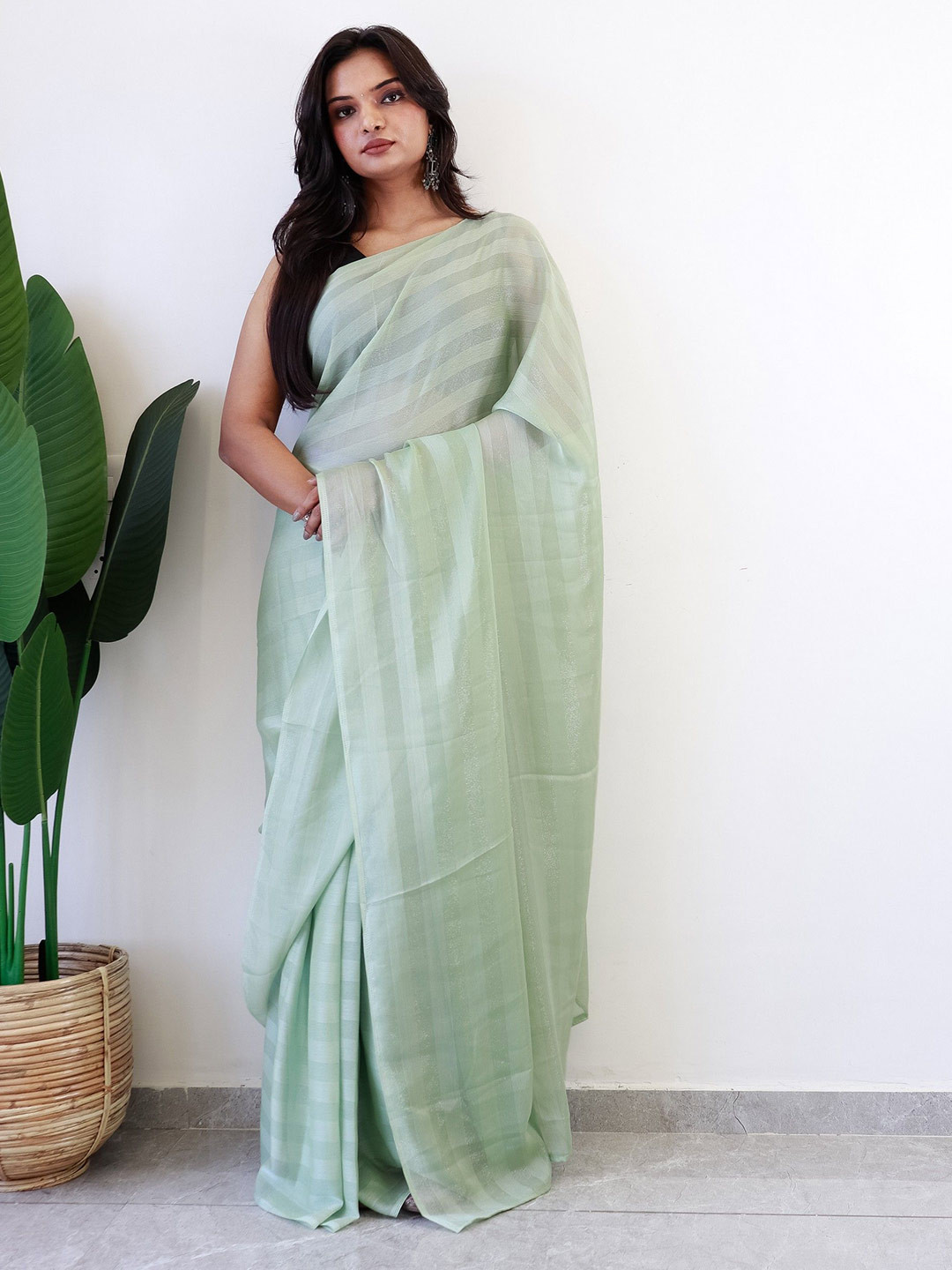 

Reeta Fashion Striped Ready to Wear Saree, Sea green