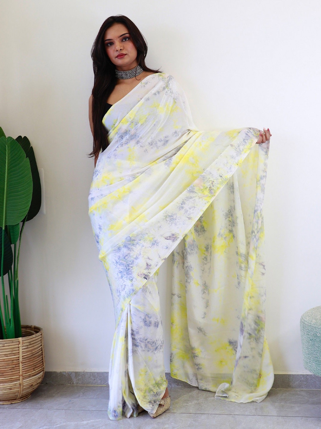 

Reeta Fashion Poly Chiffon Tie and Dye Festive Ready to Wear Saree, Yellow