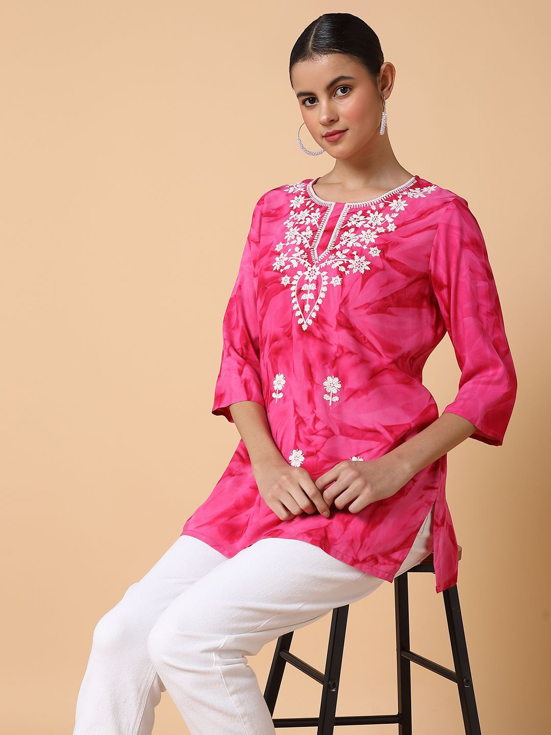 

SHOWOFF Floral Yoke Design Chikankari Chikankari Kurti, Pink