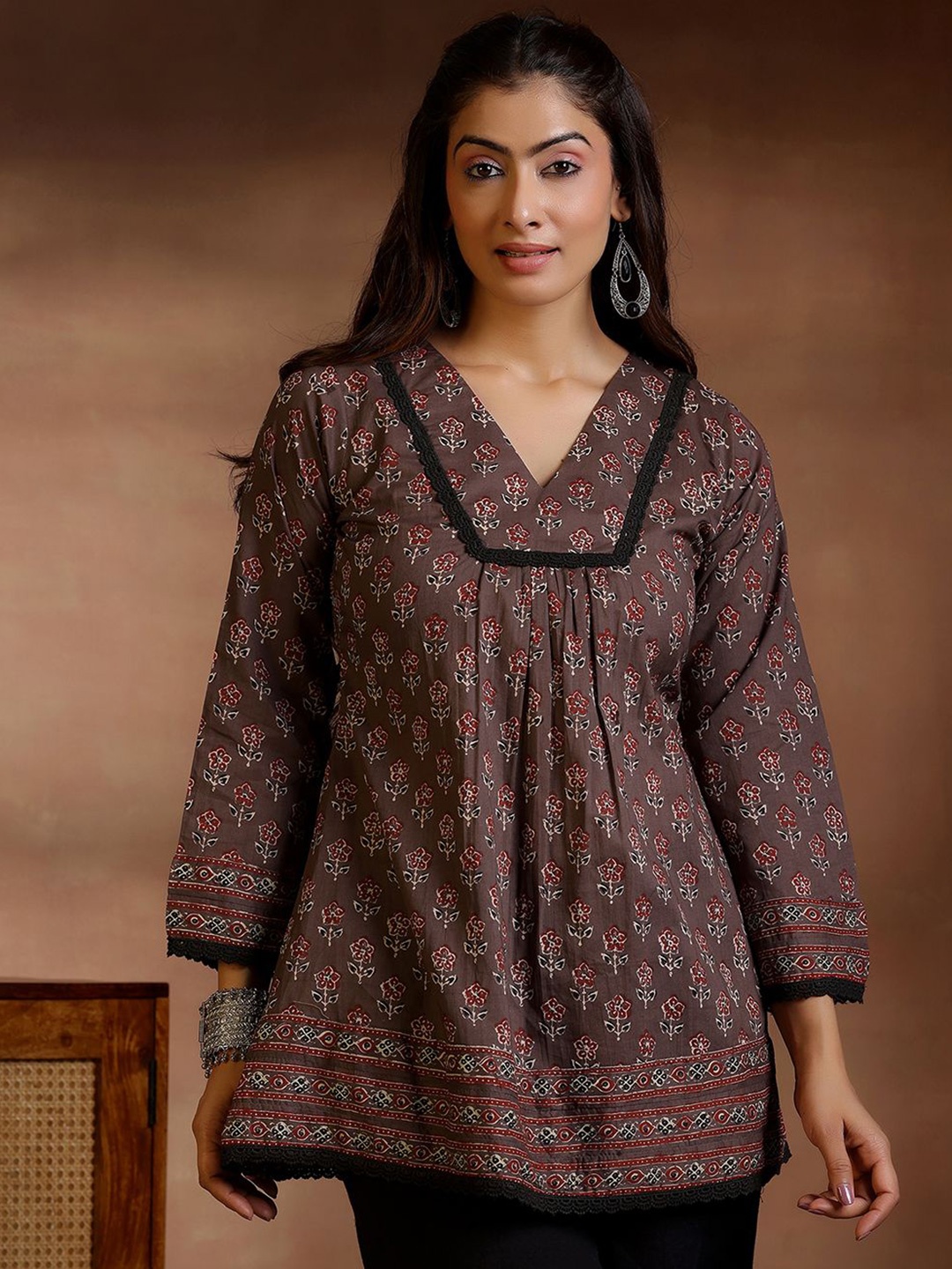 

Libas Floral Printed V-Neck Flared Sleeves Pure Cotton Pleated Kurti, Grey
