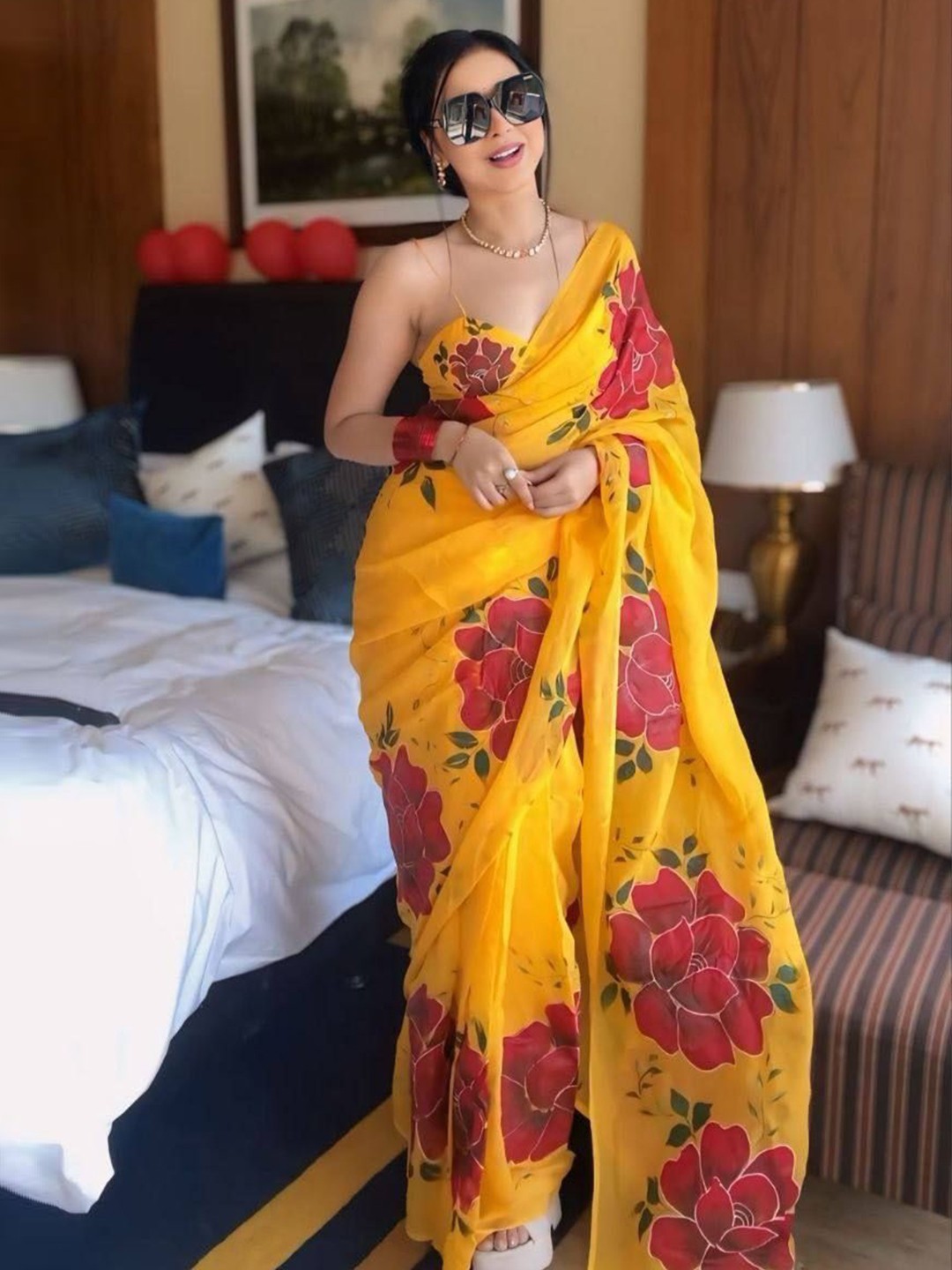 

Reeta Fashion Floral Pure Georgette Ready to Wear Saree, Yellow