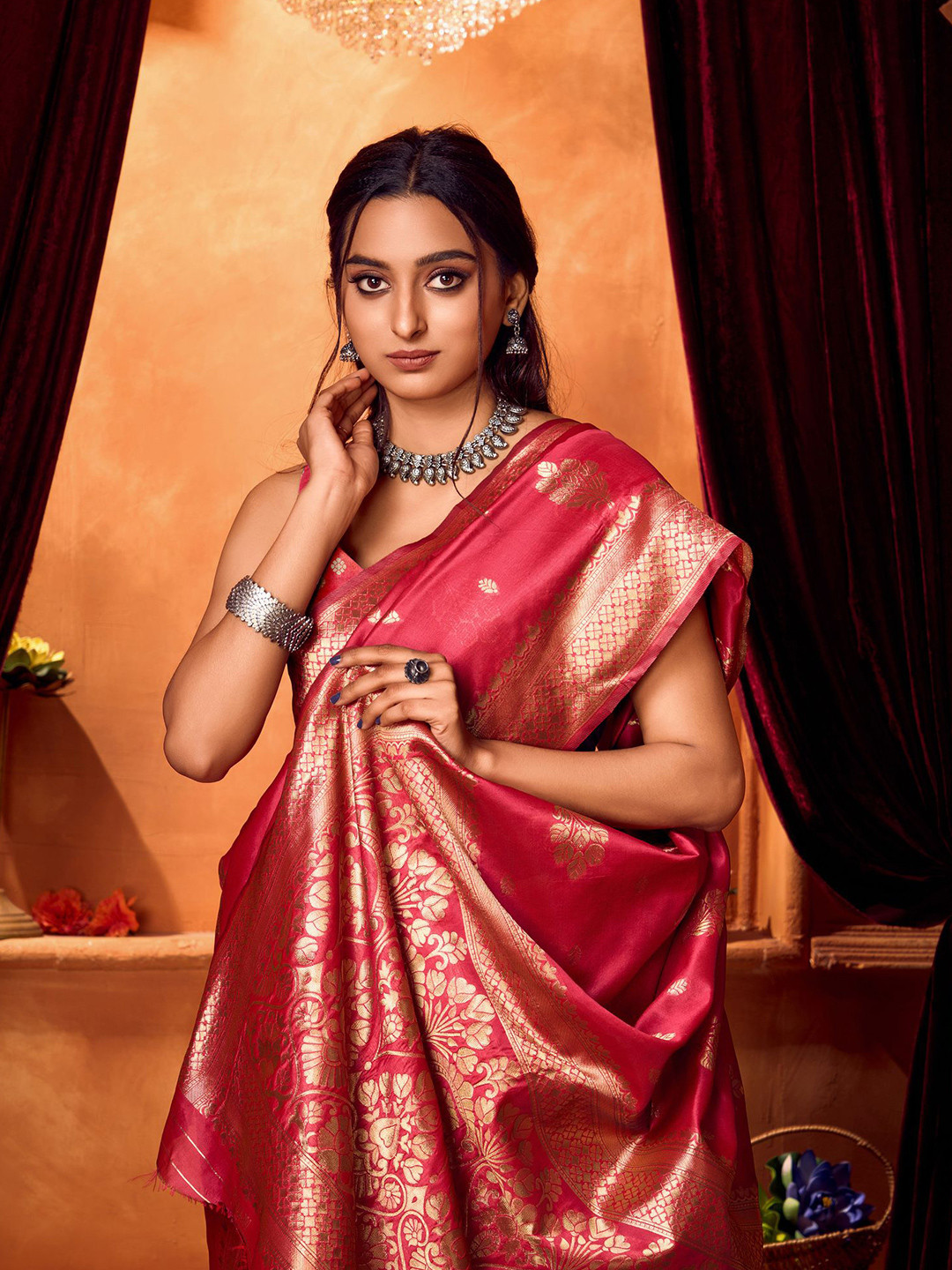 

Mitera Woven Design Zari Banarasi Saree, Pink