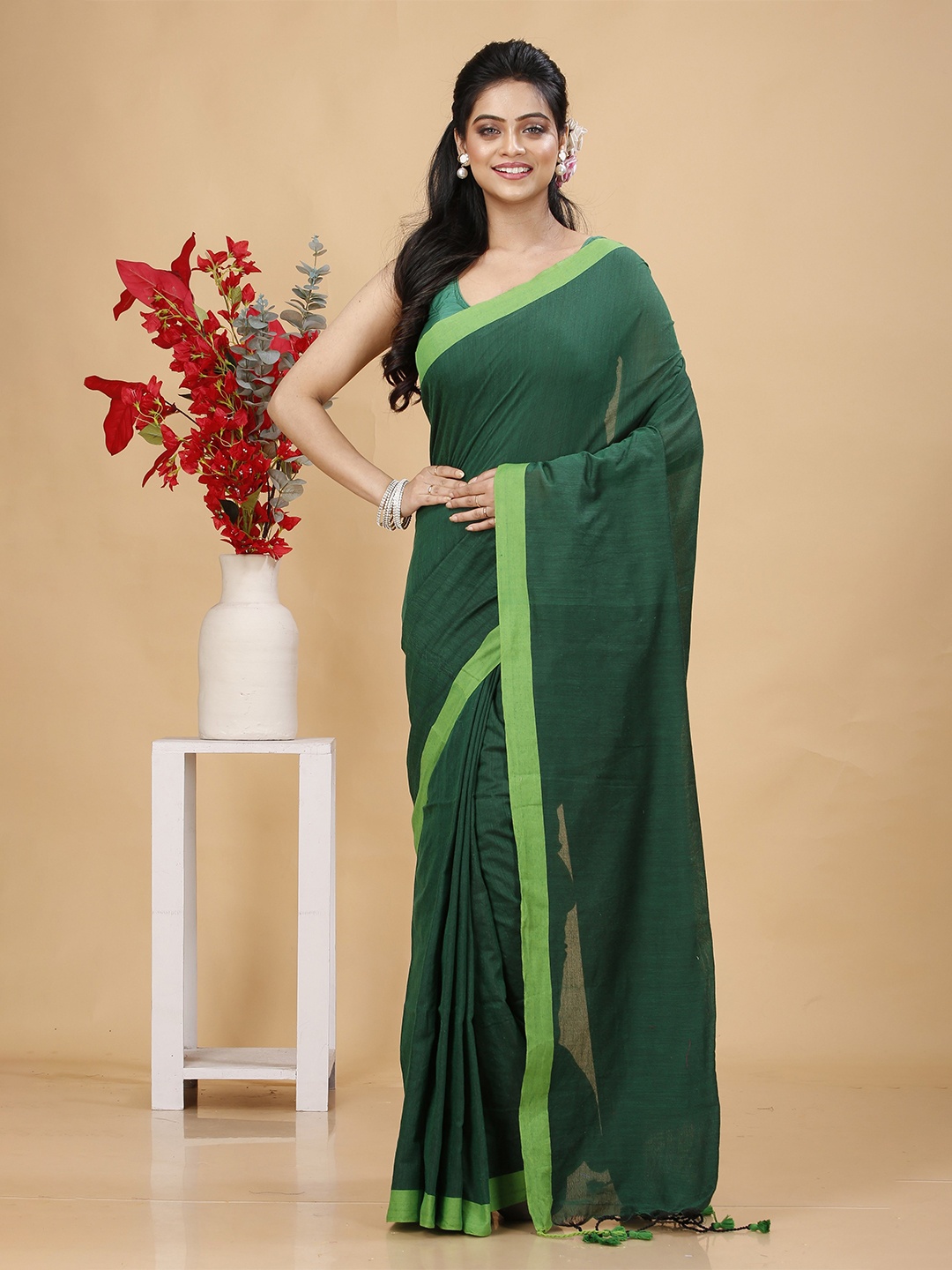 

SLAGHA Solid Taant Saree, Sea green
