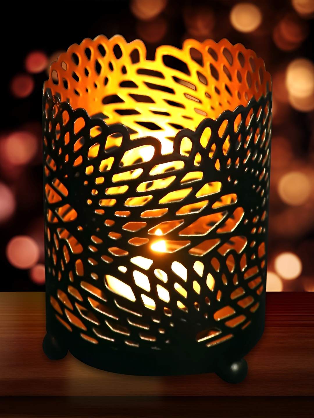 

PockMAN Copper-Toned & Black Textured Candle Holder