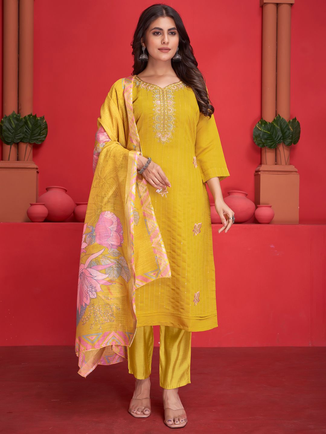 

MINGORA Floral Embroidered Straight Kurta & Trousers With Dupatta, Yellow