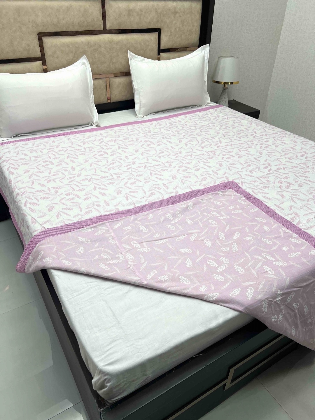 

Pure Decor Pink & White Floral AC Room 300 GSM Double Bed Dohar