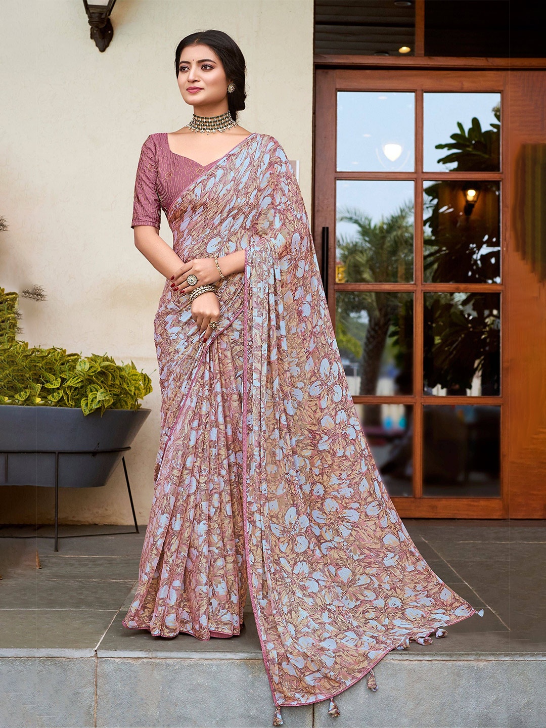 

VIRICA Floral Pure Silk Saree With Blouse Piece, Pink