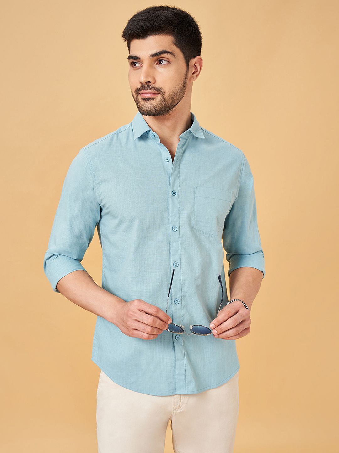 

BYFORD by Pantaloons Men Spread Collar Solid Cotton Slim Fit Casual Shirt, Teal