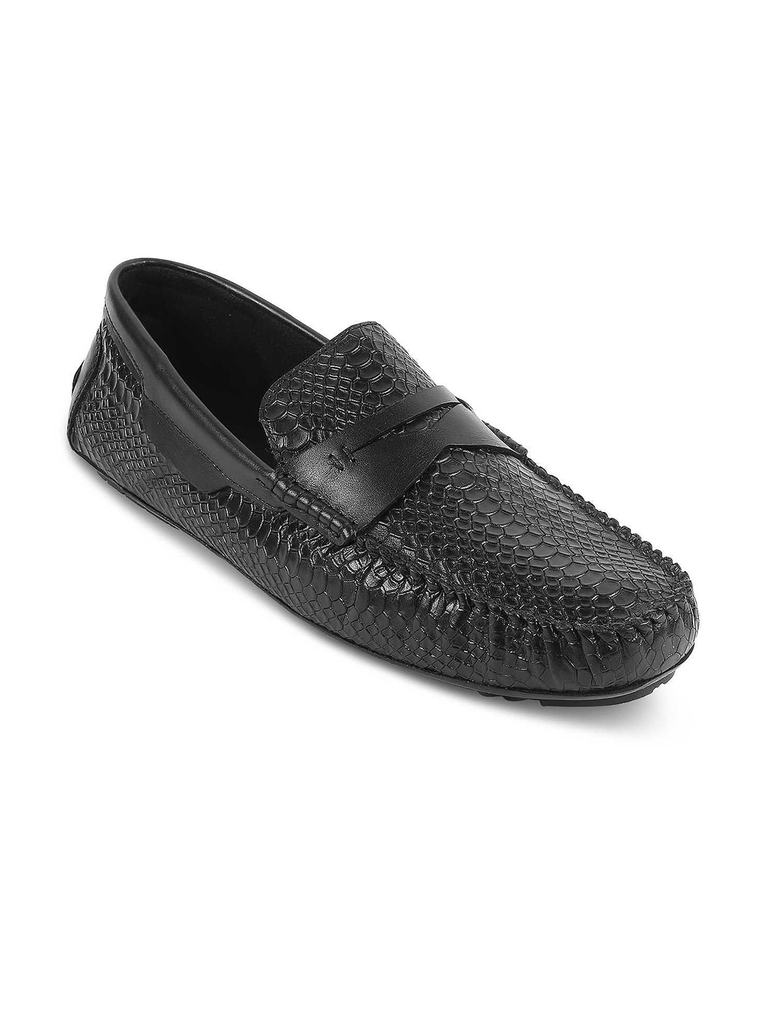 

Tresmode Men Textured Leather Loafers, Black