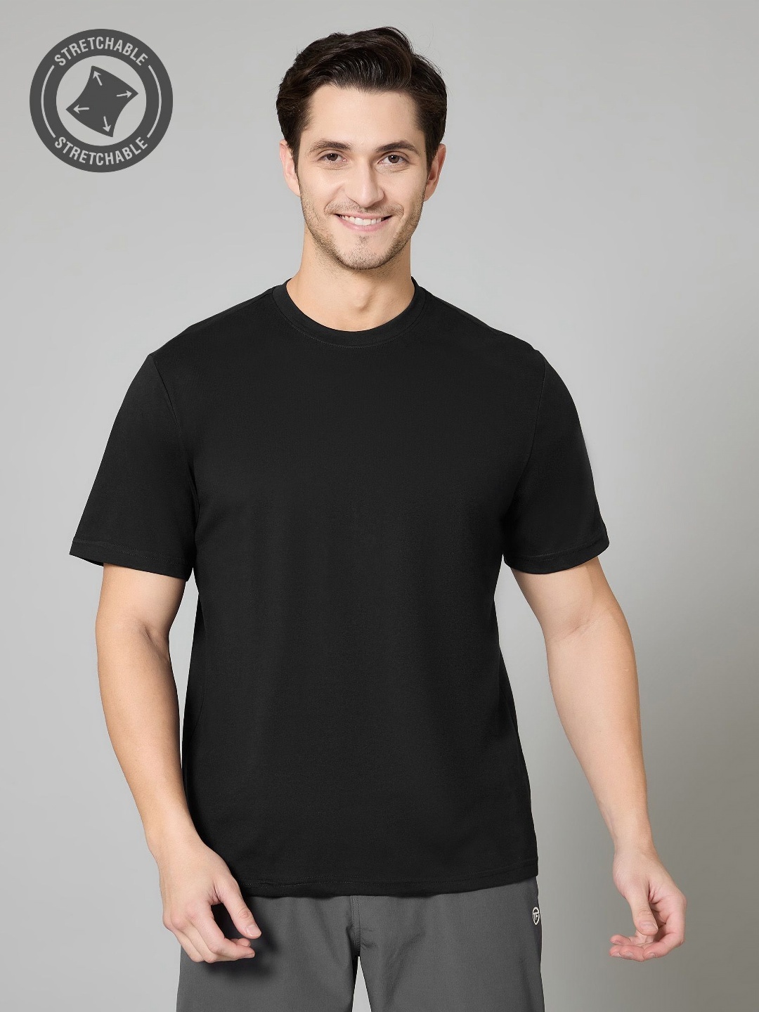 

TURNFIT Men Antimicrobial Solid Round Neck Cotton T-Shirt, Black