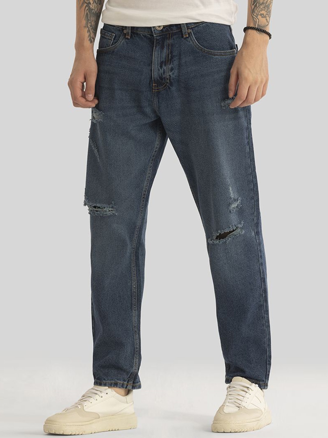 

Snitch Men Loose Relaxed Fit Mildly Distressed Light Fade Stretchable Jeans, Navy blue