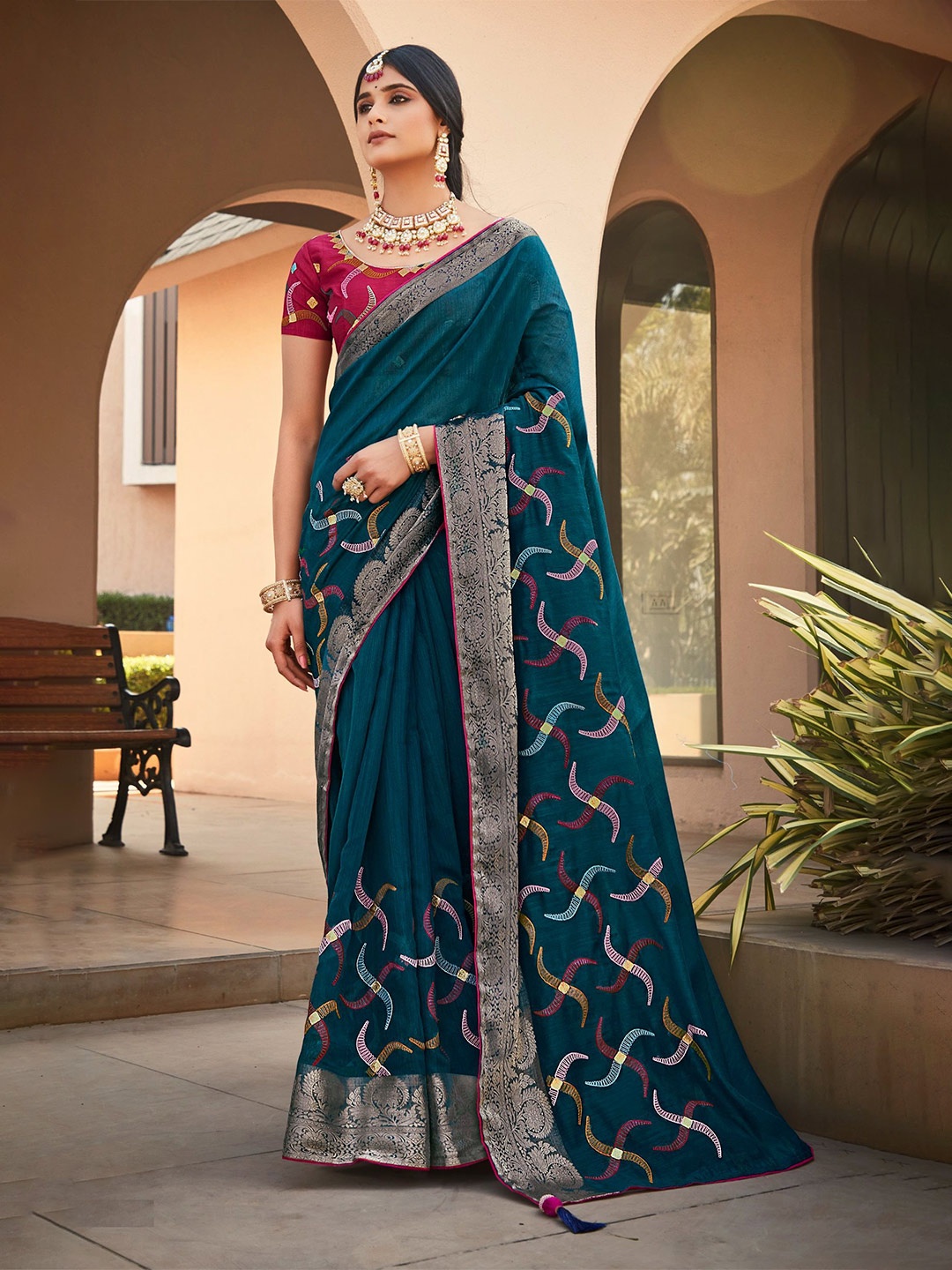 

VIRICA Embroidered Saree With Blouse Piece, Blue