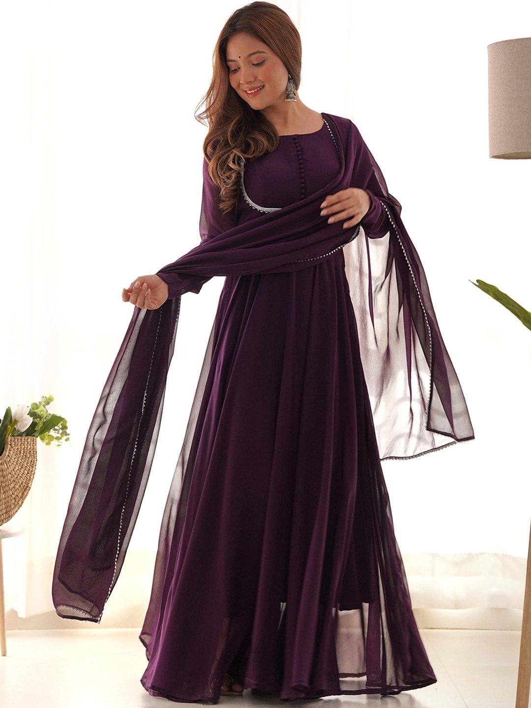 

CANIZZARO Round Neck Regular Gotta Patti Anarkali Kurta With Trousers & Dupatta, Magenta