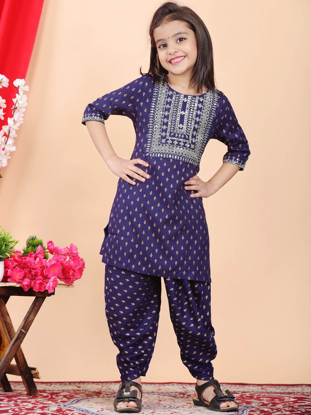 

BAESD Girls Ethnic Motifs Printed Regular Sequinned Straight Kurti With Dhoti Pants, Blue