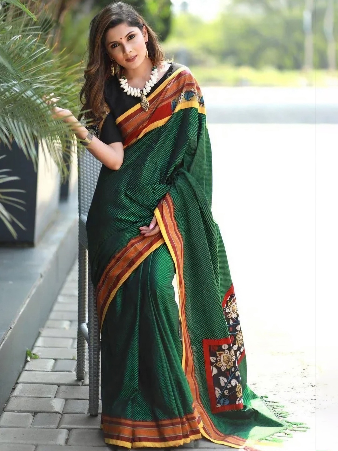 

ARPITA FASHION Ethnic Motifs Zari Pure Cotton Bandhani Saree, Green