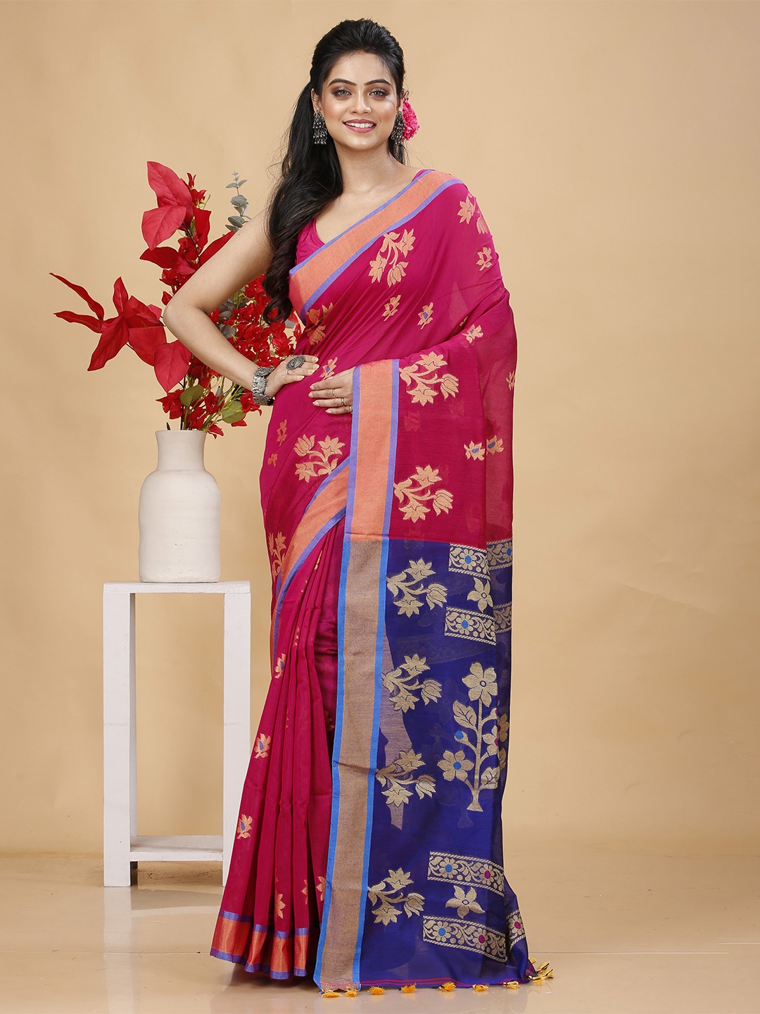 

SLAGHA Floral Zari Taant Saree, Pink