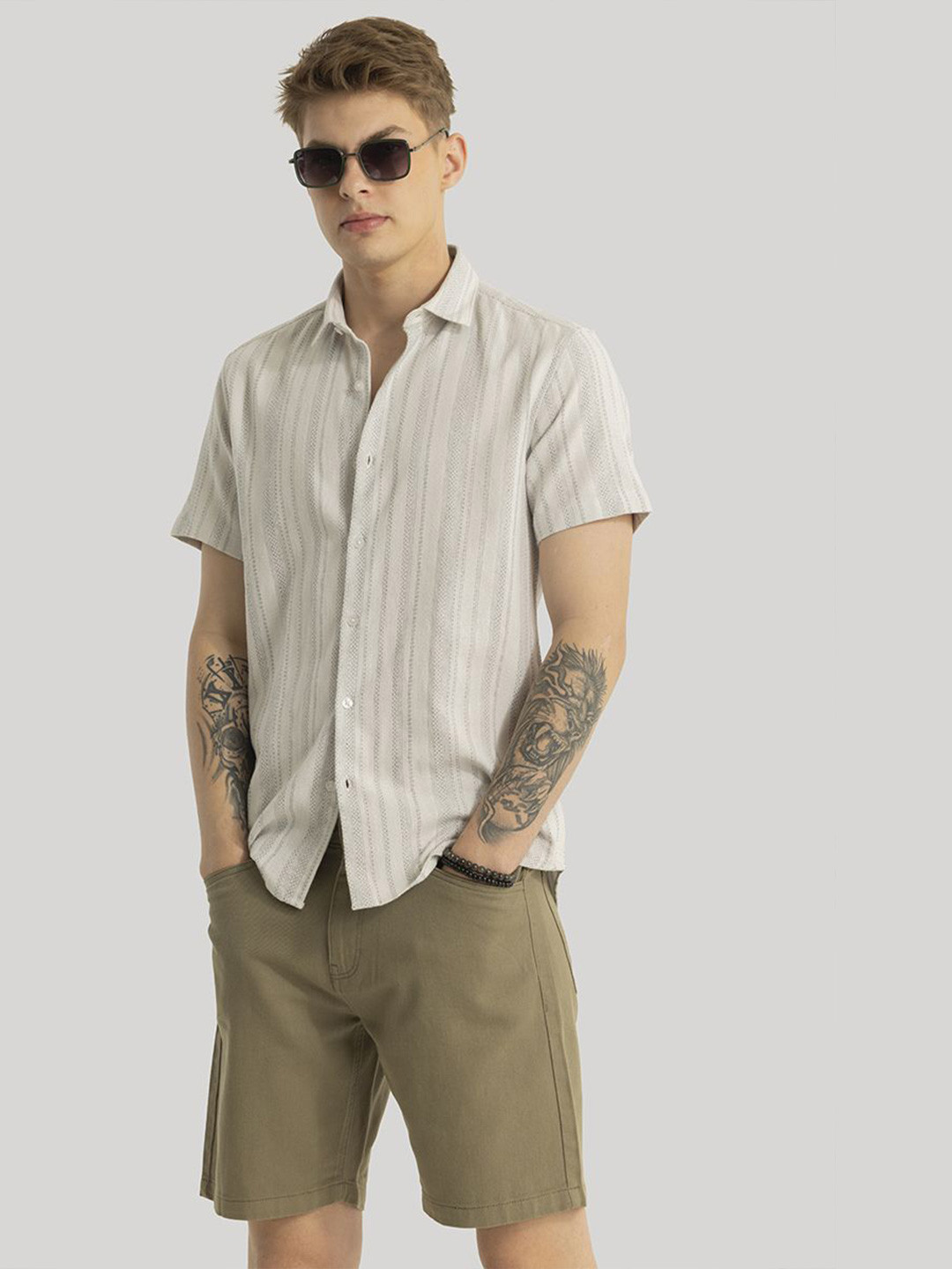 

Snitch Men Smart Spread Collar Vertical Striped Cotton Slim Fit Casual Shirt, Off white