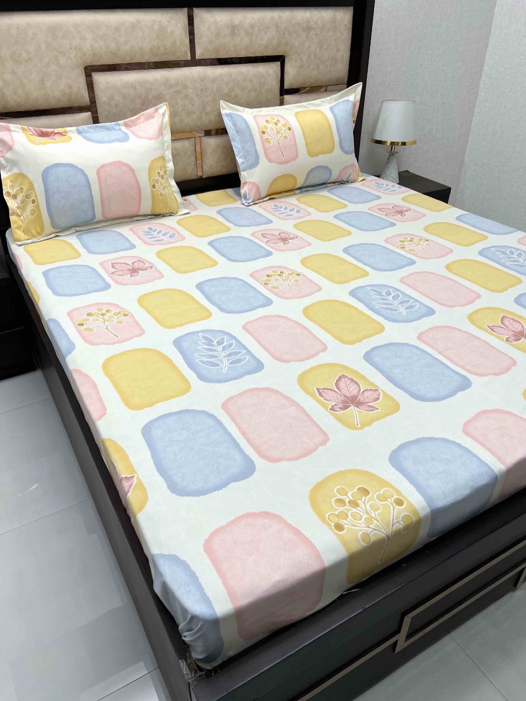 

Pure Decor Queen Size Double Bed Bedsheet With 2 Pillow Covers 2.28m X 2.54m, Pink
