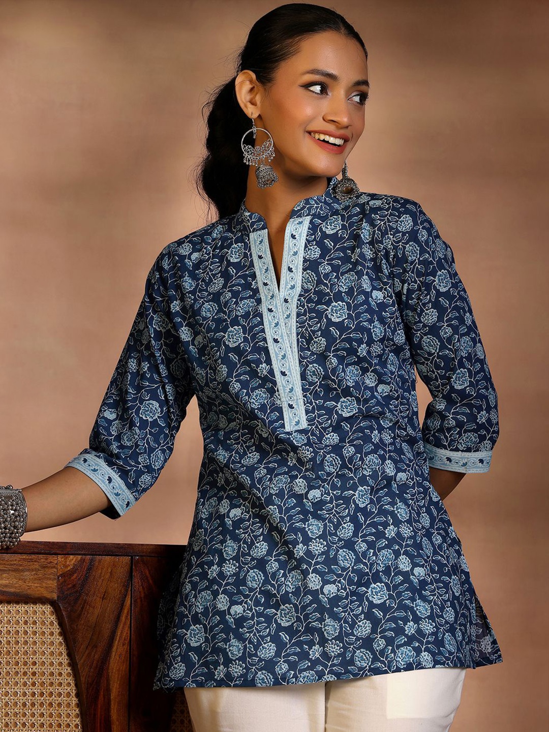 

Libas Women Floral Printed Pure Cotton Kurti, Blue