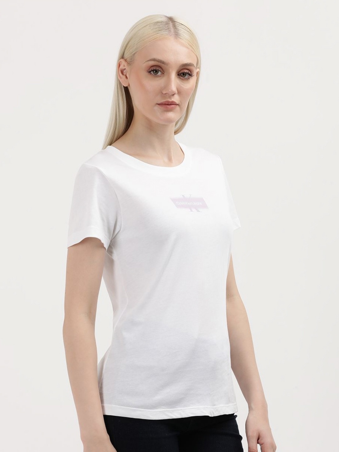 

Calvin Klein Jeans Women Drop-Shoulder Sleeves Slim Fit T-shirt, White