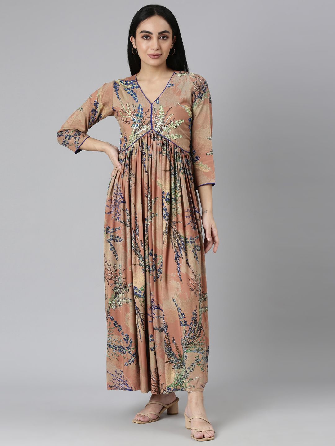 

Neerus Floral Print Maxi Dress, Pink