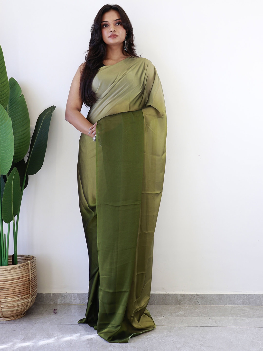 

Reeta Fashion Ombre Pure Georgette Ready to Wear Saree, Olive