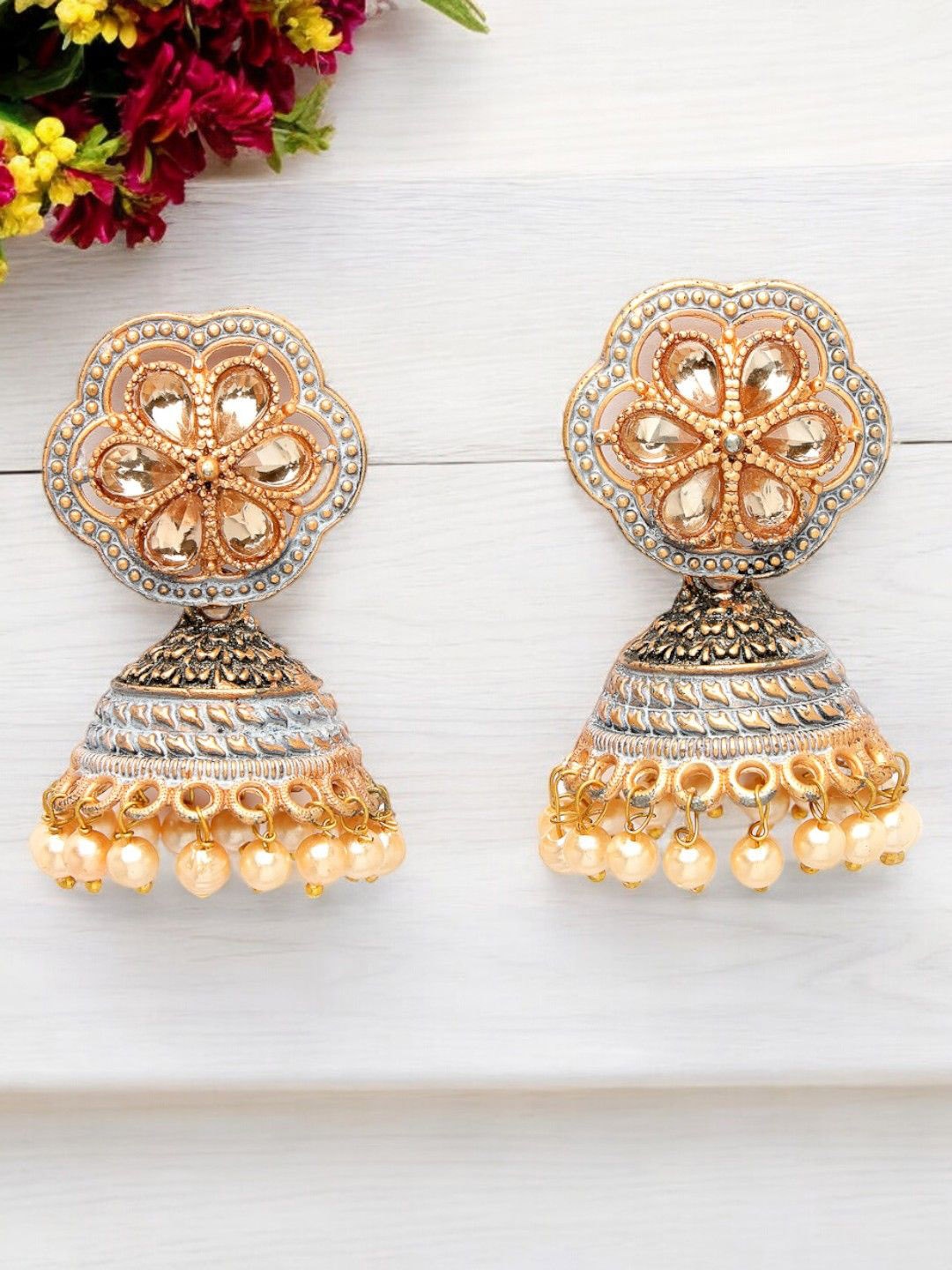 

ADIVA Gold-Plated Kundan Studded & Pearls Beaded Dome Shaped Jhumkas